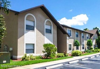 Building Photo - 265 Spring Dr