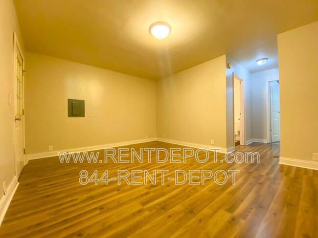 Foto del edificio - 330 N 2nd St