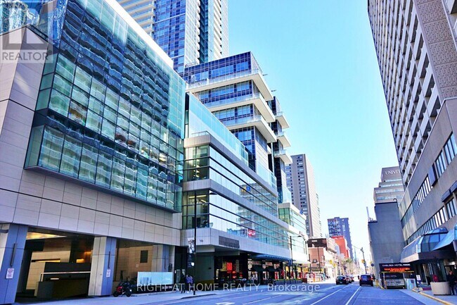 Photo du bâtiment - 386 Yonge St