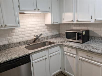 Foto del edificio - 4101 Five Oaks Dr