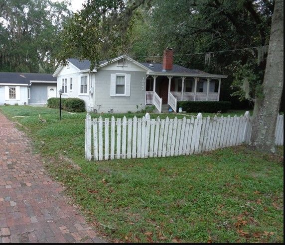 Building Photo - Charming 2 bedroom