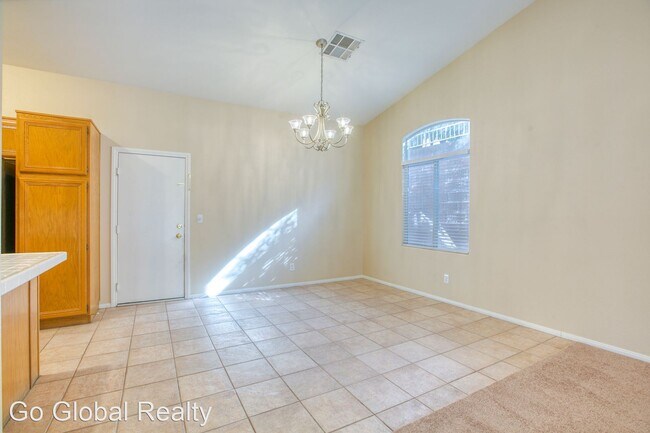 Building Photo - 3 br, 2 bath House - 1015 Desert Retreat C...