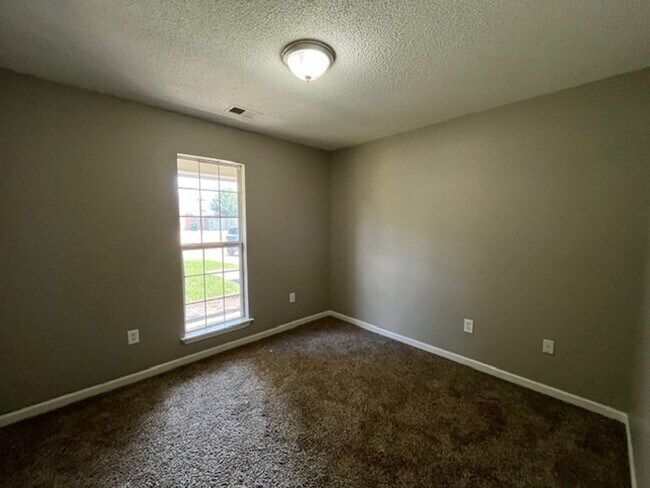 Foto del edificio - Renovated 3 Bedroom 2 Bath Home for Rent!!