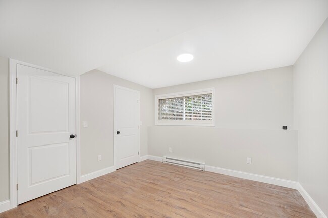 Building Photo - 28 Grosvenor Ave