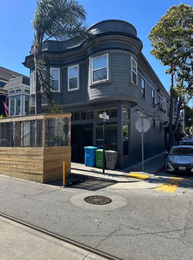 Foto principal - 82-86 Pond Street/3870-3872 17th Street (1...