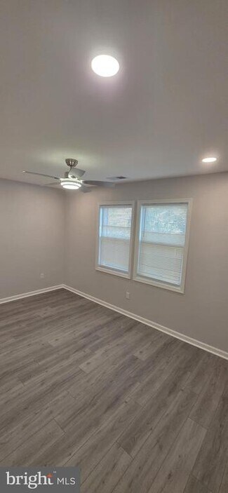 Building Photo - 1400 Staples St NE