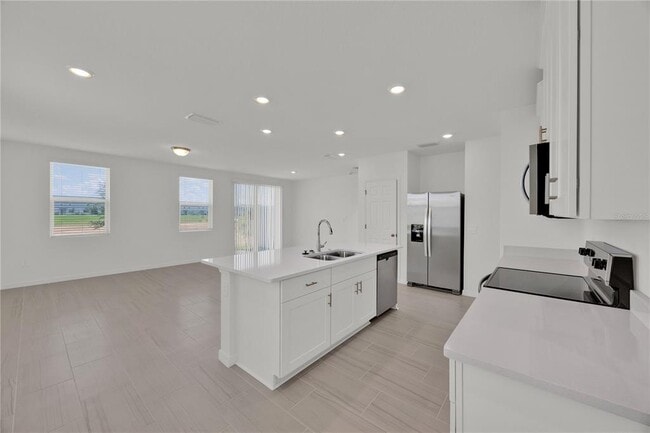 Foto del edificio - 16382 Bird of Paradise Ave