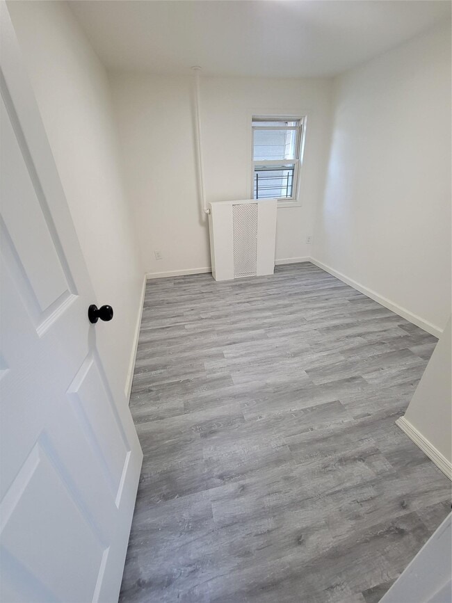 Building Photo - 255 Underhill Ave