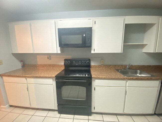 Building Photo - Move in Ready! 3/2 Condo in Altamonte Spri...