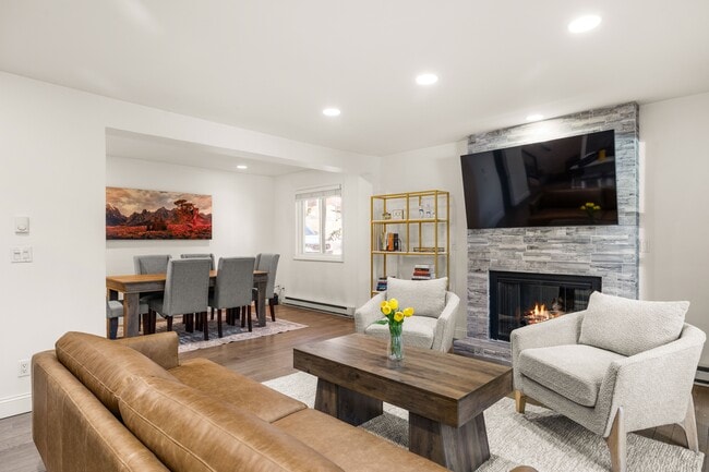 Foto del edificio - 650 S Monarch St