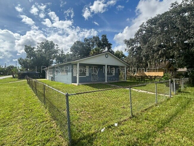 Building Photo - 1020 S Bay Ave