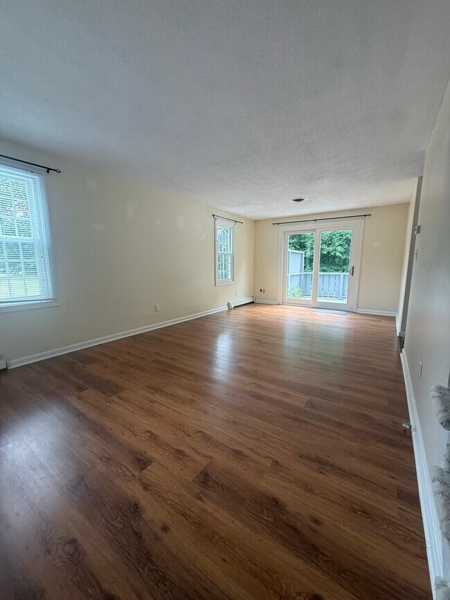 Foto del edificio - 303 Twin Lakes Dr