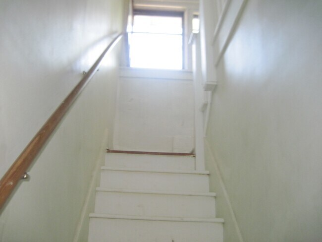 Building Photo - 1041 N 31st St