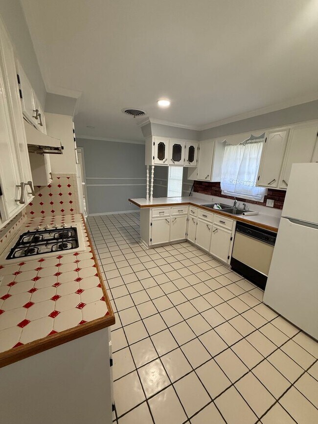 Foto del edificio - 4 Bed 2.5 Bath House