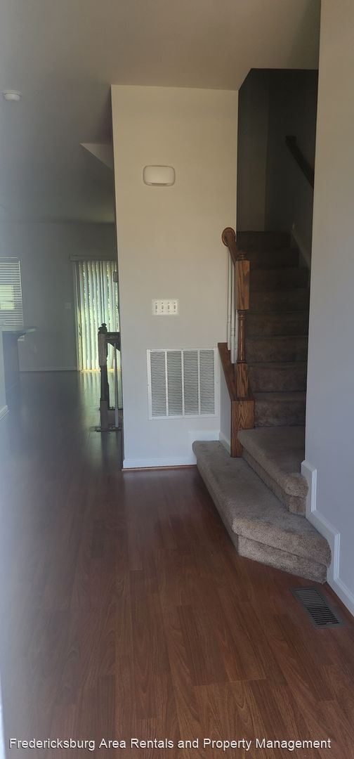 Building Photo - 3 br, 2.5 bath House - 4534 Alliance Way