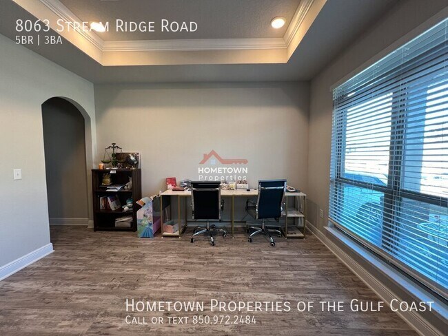 Building Photo - Spacious 5-Bedroom Retreat with 3 Luxuriou...