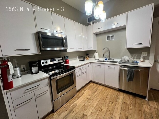 Foto del edificio - 1563 N 4th St