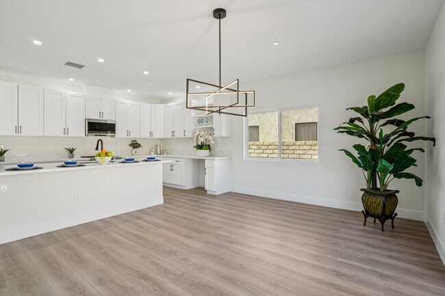 Building Photo - 64382 Spyglass Ave