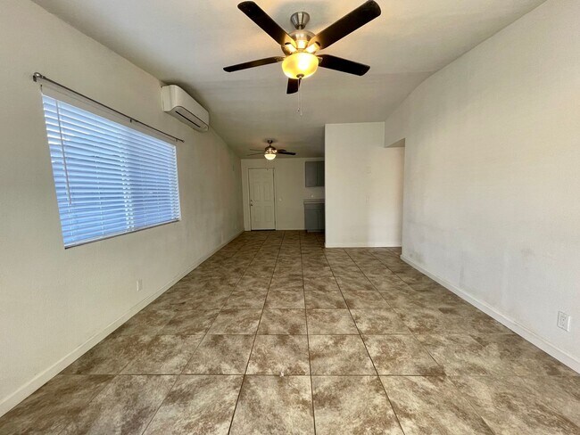 Building Photo - COMING SOON! 1 BEDROOM/1 BATHROOM Condo in Cathedral City!