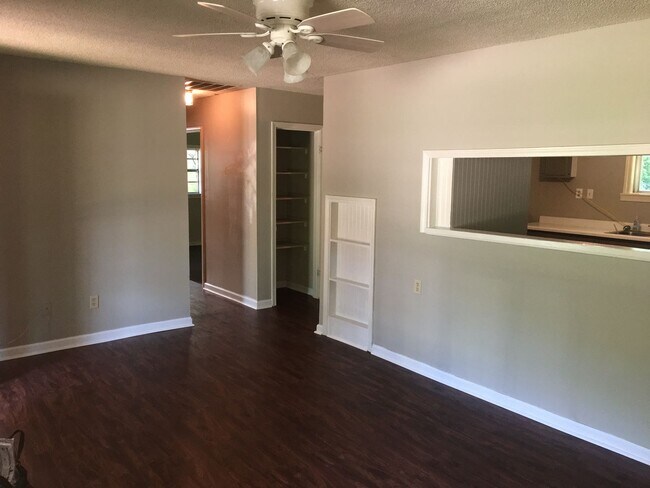 Foto del edificio - Nice 2 Bdrm 1 Bath