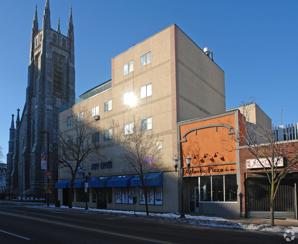 Building Photo - 225 Atlantic St