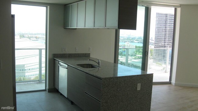 Foto del edificio - 2 br, 1 bath  - 60 NE 14th St Art Plaza