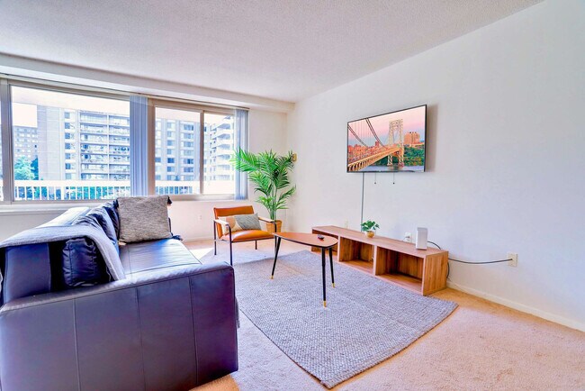 Foto del edificio - 1600 S Eads St