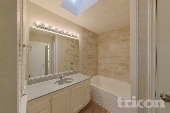 Foto del edificio - 806 Gable Ave