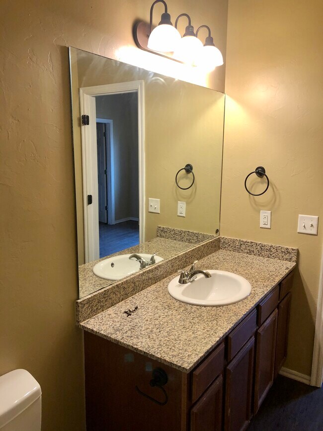 Building Photo - 103 Ashley Dr