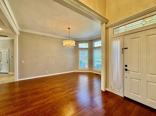 Foto del edificio - 2600 Sweetbriar Ct