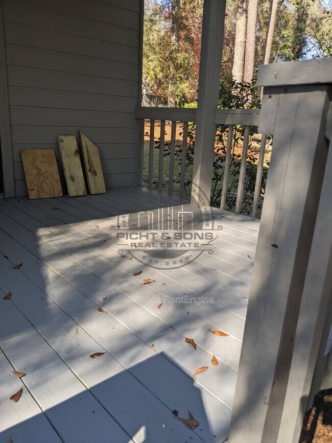 Building Photo - 5477 Sombra Del Lago Dr