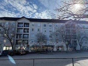 Building Photo - 2002 Greene St