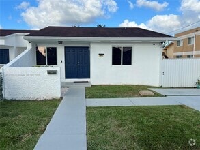 Building Photo - 3815 SW 89th Ave