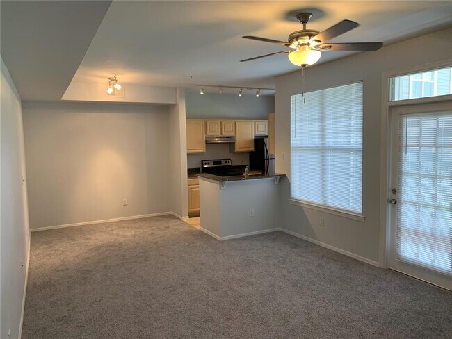 Foto del edificio - 420 Summit Ridge Pl