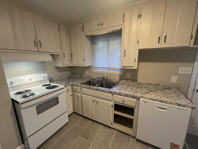 Foto del edificio - 2933 Courtney Rd