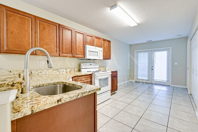 Building Photo - Charming 3-Bedroom Home Just 3 Blocks from the Ocean