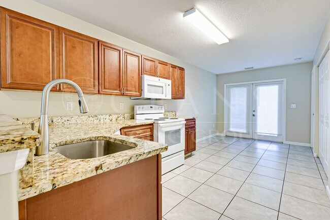 Foto del edificio - Charming 3-Bedroom Home Just 3 Blocks from the Ocean