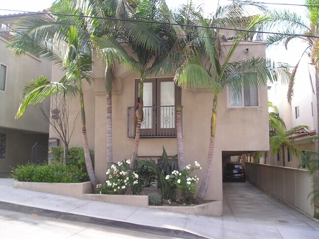 Front Unit for Rent - 654 9th St