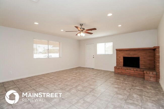 Building Photo - 1256 S Buena Vista Dr