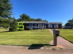 Building Photo - 1733 Hugh Dr