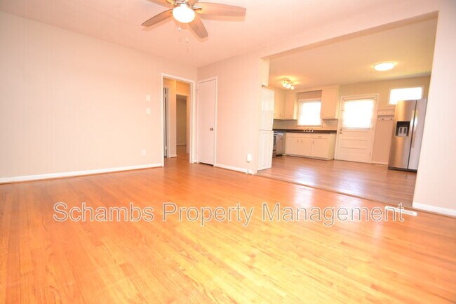 Foto del edificio - 5133 Lundy Dr