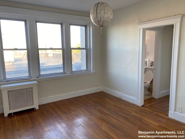 Building Photo - 90 Brainerd Rd