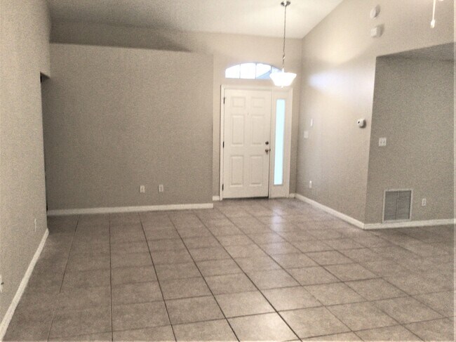 Foto del edificio - 821 Park Trail Dr