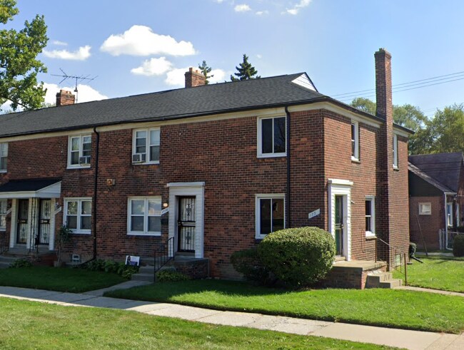 Primary Photo - 1734 E Outer Dr