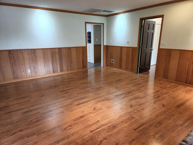 Building Photo - Spacious three bedroom home with solar