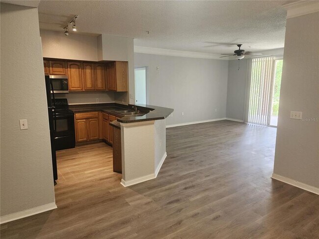 Foto del edificio - 13025 Mulberry Park Dr