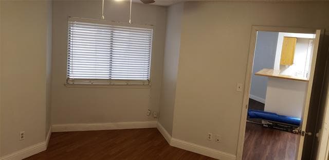 Foto del edificio - 2304 Balsam Dr