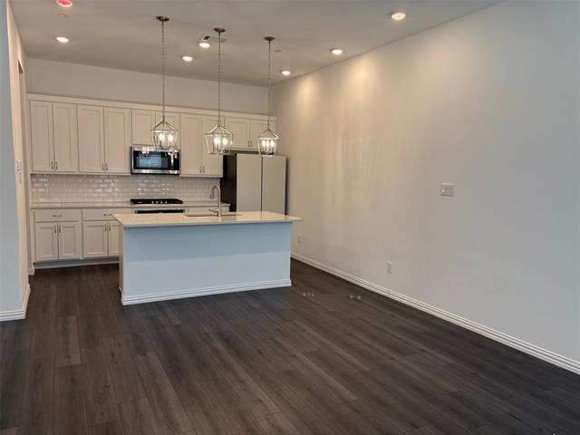 Foto del edificio - 2241 Adena Spgs Dr