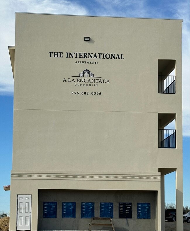 The International Apartments 418 International Blvd Laredo, TX