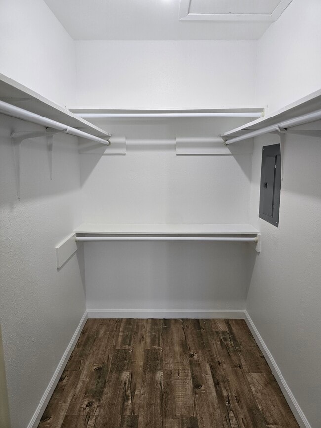 Foto del edificio - 10555 Turtlewood Ct
